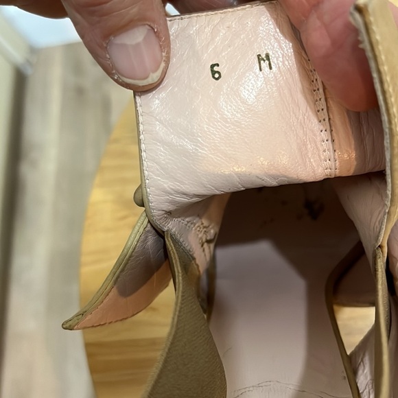 Stuart Weitzman Sunbelt slingback pecan colored heeled bootie. Size 6 - Picture 6 of 9